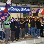 Fiorentina vince un ricorso, tifosi in festa a Campo di Marte attendono il pool di avvocati
